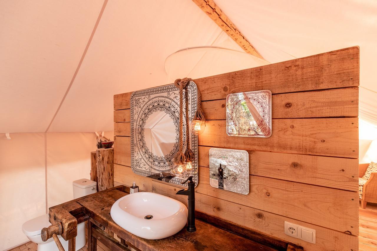 Plage Cachee - Glamping Vrboska Luaran gambar
