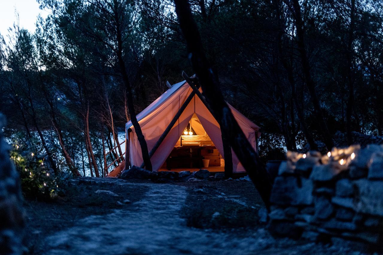 Plage Cachee - Glamping Vrboska Luaran gambar