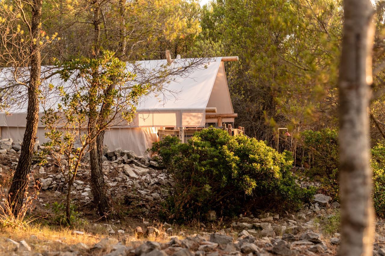 Plage Cachee - Glamping Vrboska Luaran gambar