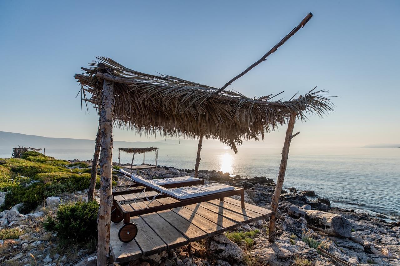 Plage Cachee - Glamping Vrboska Luaran gambar